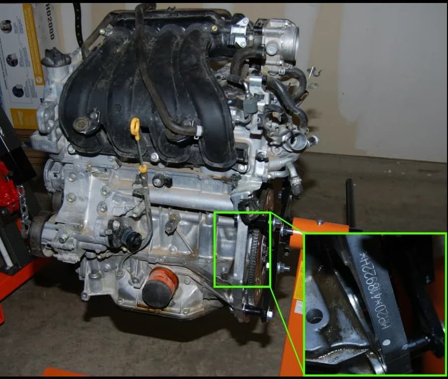 Номер двигателя на моторах Nissan MR20