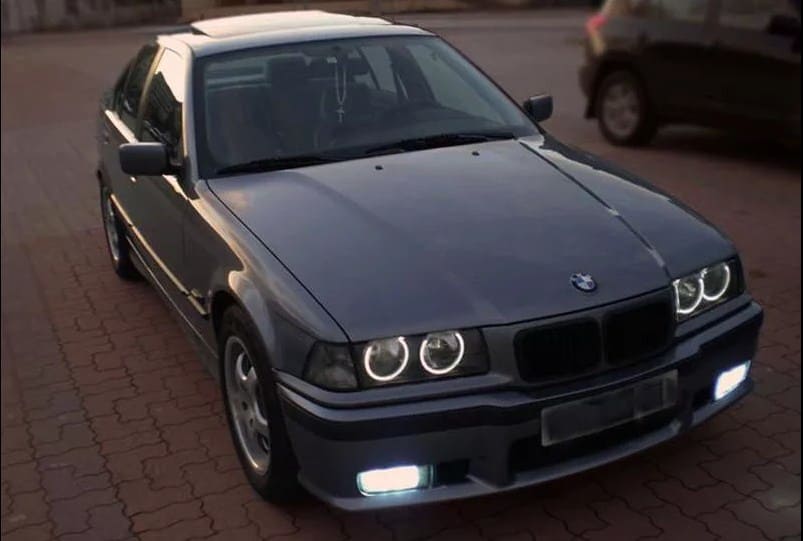 Ангельские глазки BMW E36 в ночи