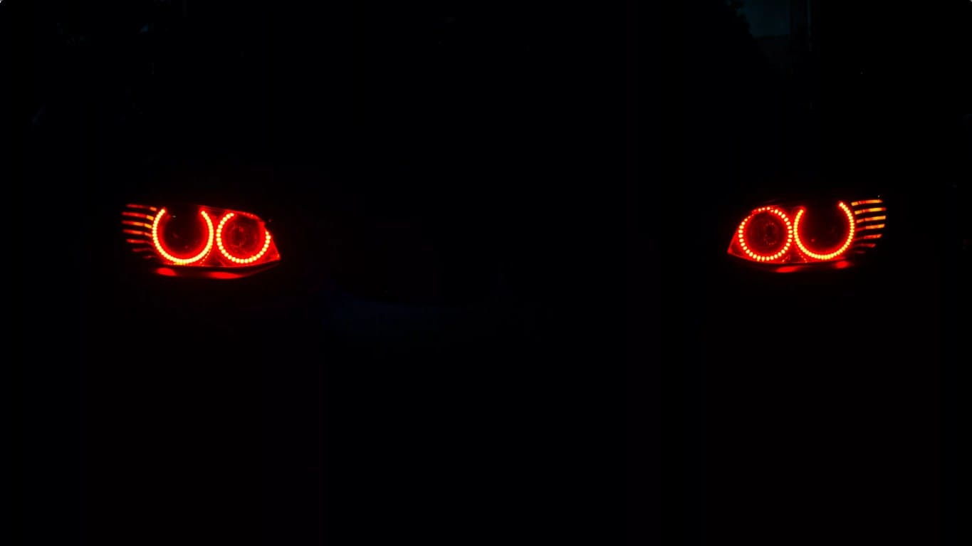 Ангельские глазки BMW E90 3 series в ночи