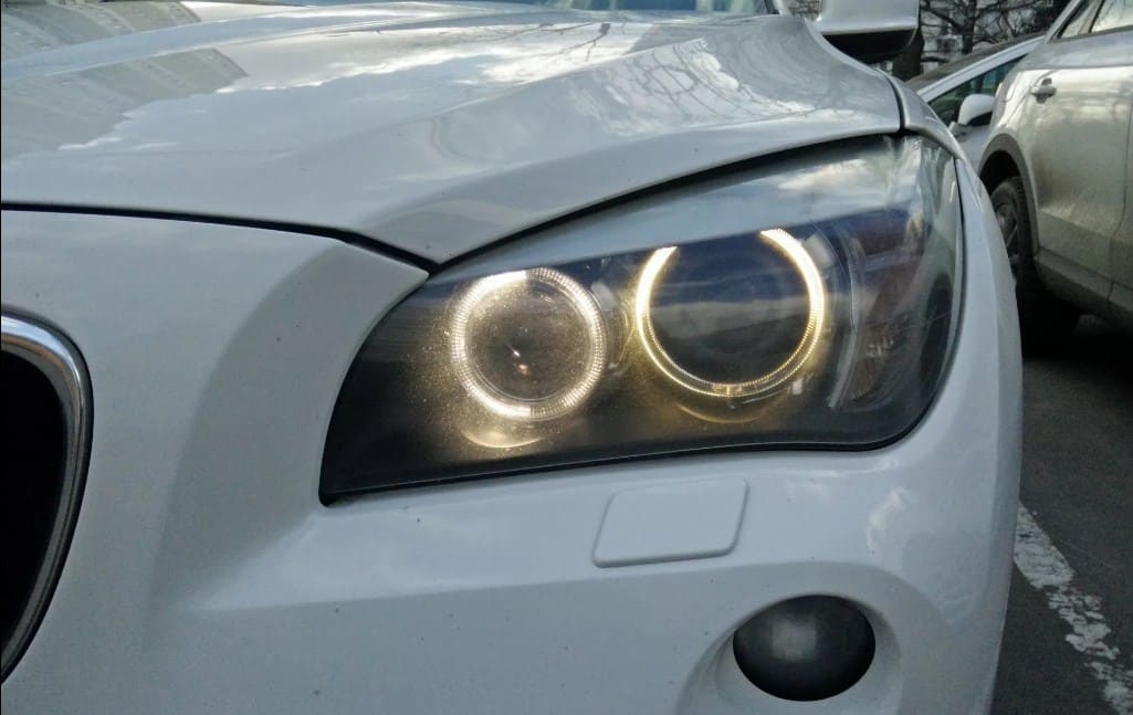 Ангельские глазки BMW E84 X1 в ночи