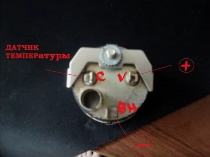 Схема подключения датчика температуры. Схема подключения указателя и датчика температуры ВАЗ 2106. Схема подключения датчика температуры на ВАЗ 2106. Схема подключения указателя температуры ВАЗ 2106. Датчик температуры ВАЗ 2106 подключить.