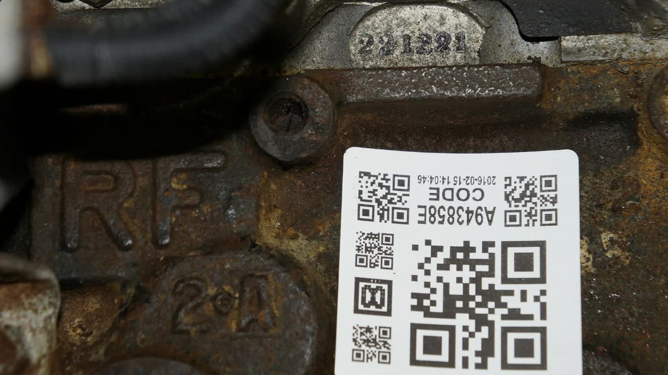 Расположение номера двигателя на Mazda Premacy (Mazda 5, Biante)