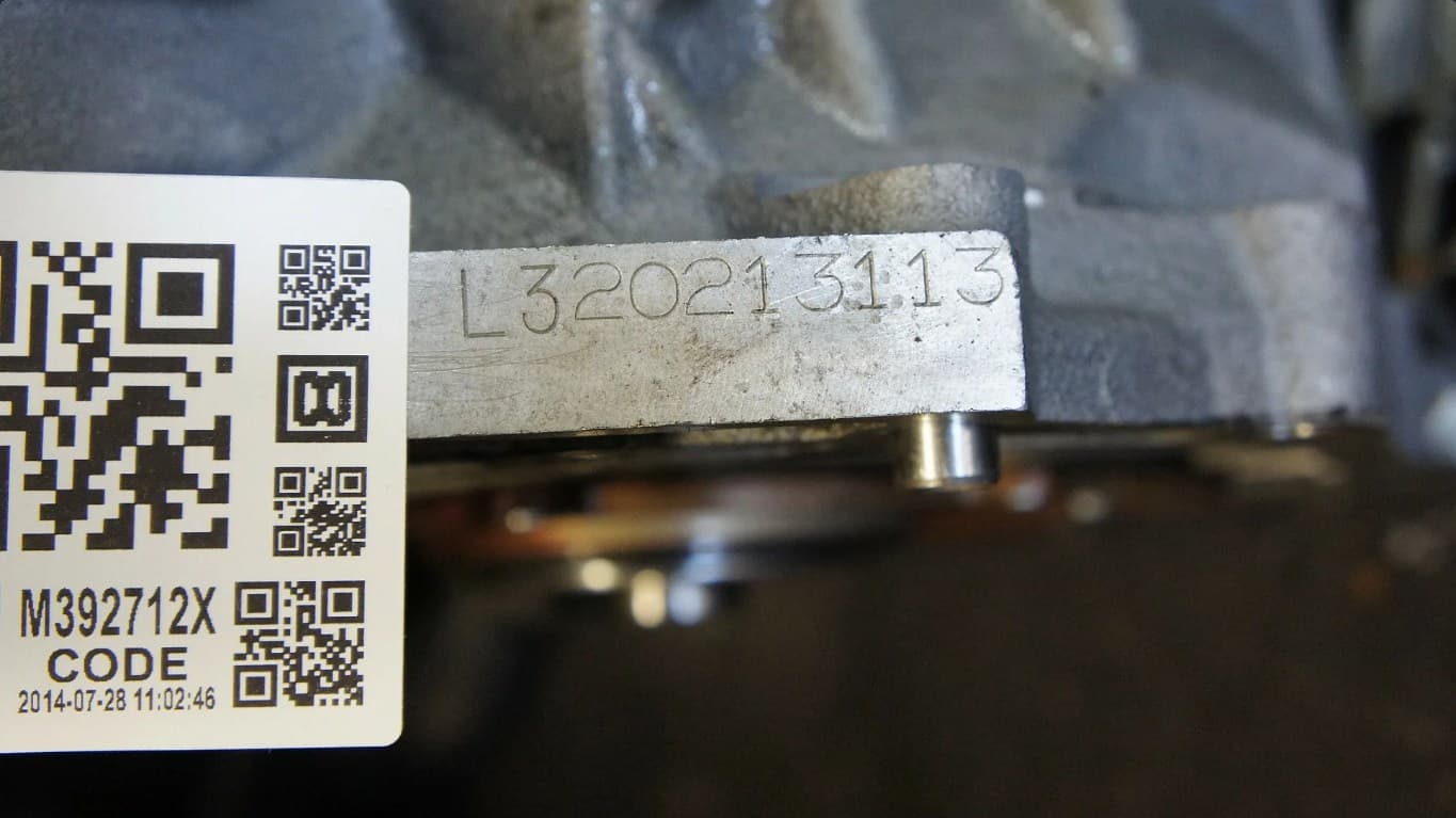 Расположение номера двигателя на Mazda CX-7