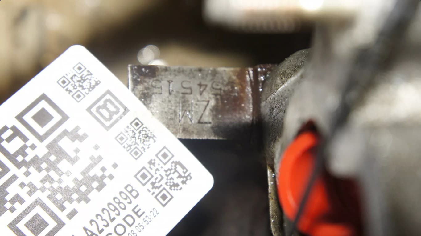 Расположение номера двигателя на Mazda 323 (Axela, Familia, Protege)
