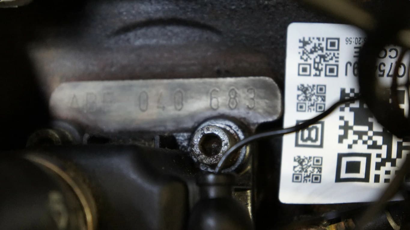 Расположение номера двигателя на Volkswagen Golf III